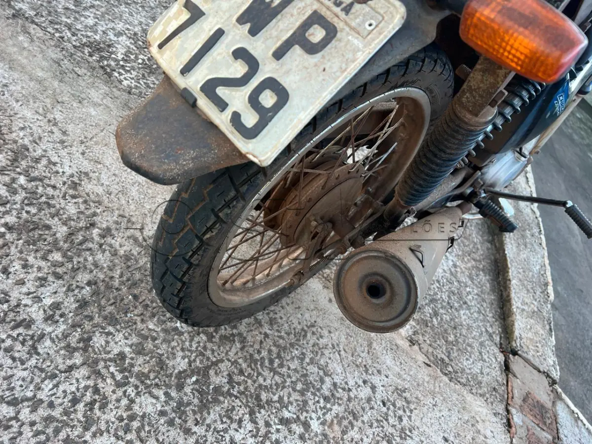 LOTE 001 - Uma motocicleta HONDA CG 125 CARGO KS Placa: IWP7129