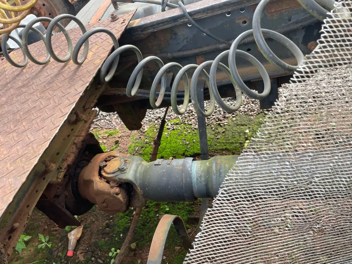 LOTE 002 - Caminhão Mercedes Benz