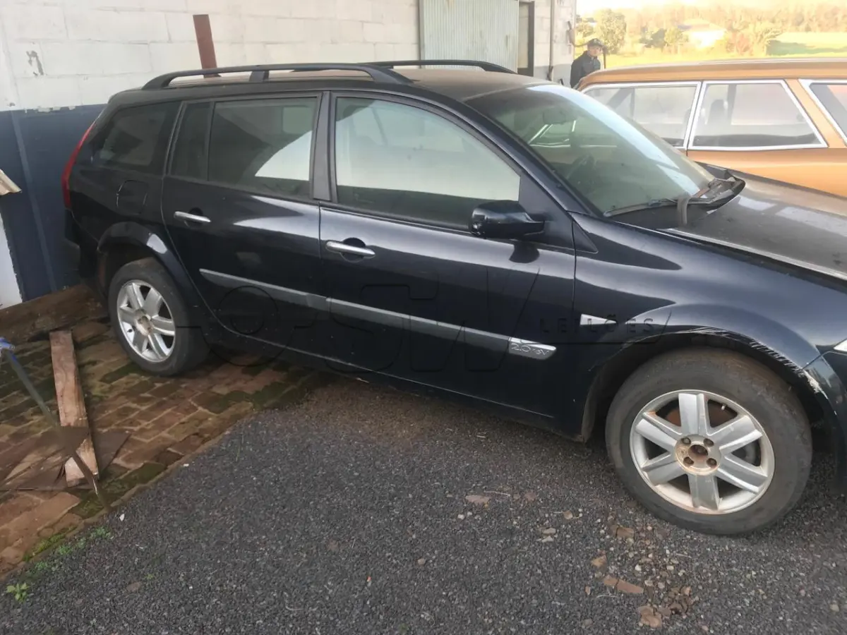 LOTE 001 - RENAULT/MEGANEGT DYN 20A, ano 2007, mod. 2008, cor Preta, Placa: IXM4A04, renavam: 946683980