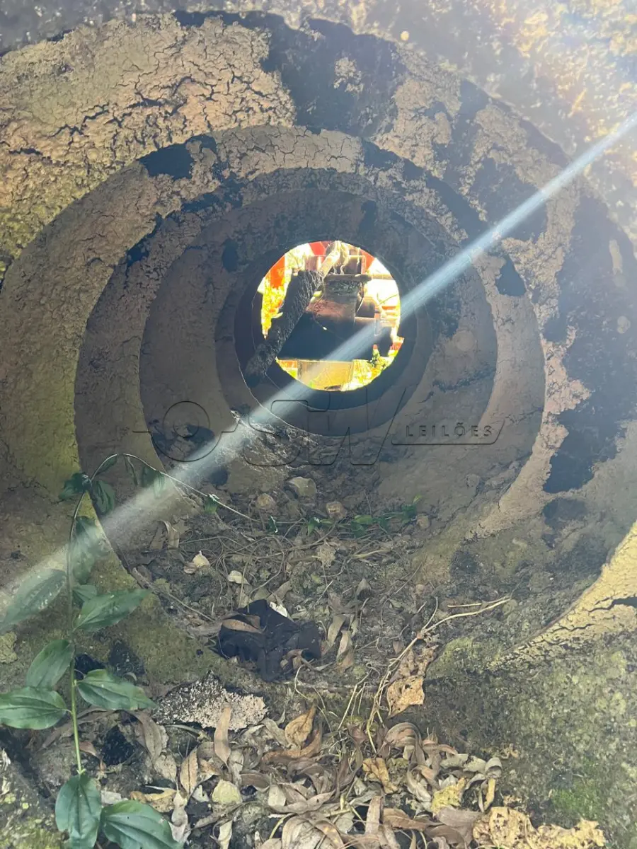 LOTE 007 - usina de asfalto frio, marca cifali, composta de um funil e esteira sem motor, três tanques metálicos para emulsão asfáltica