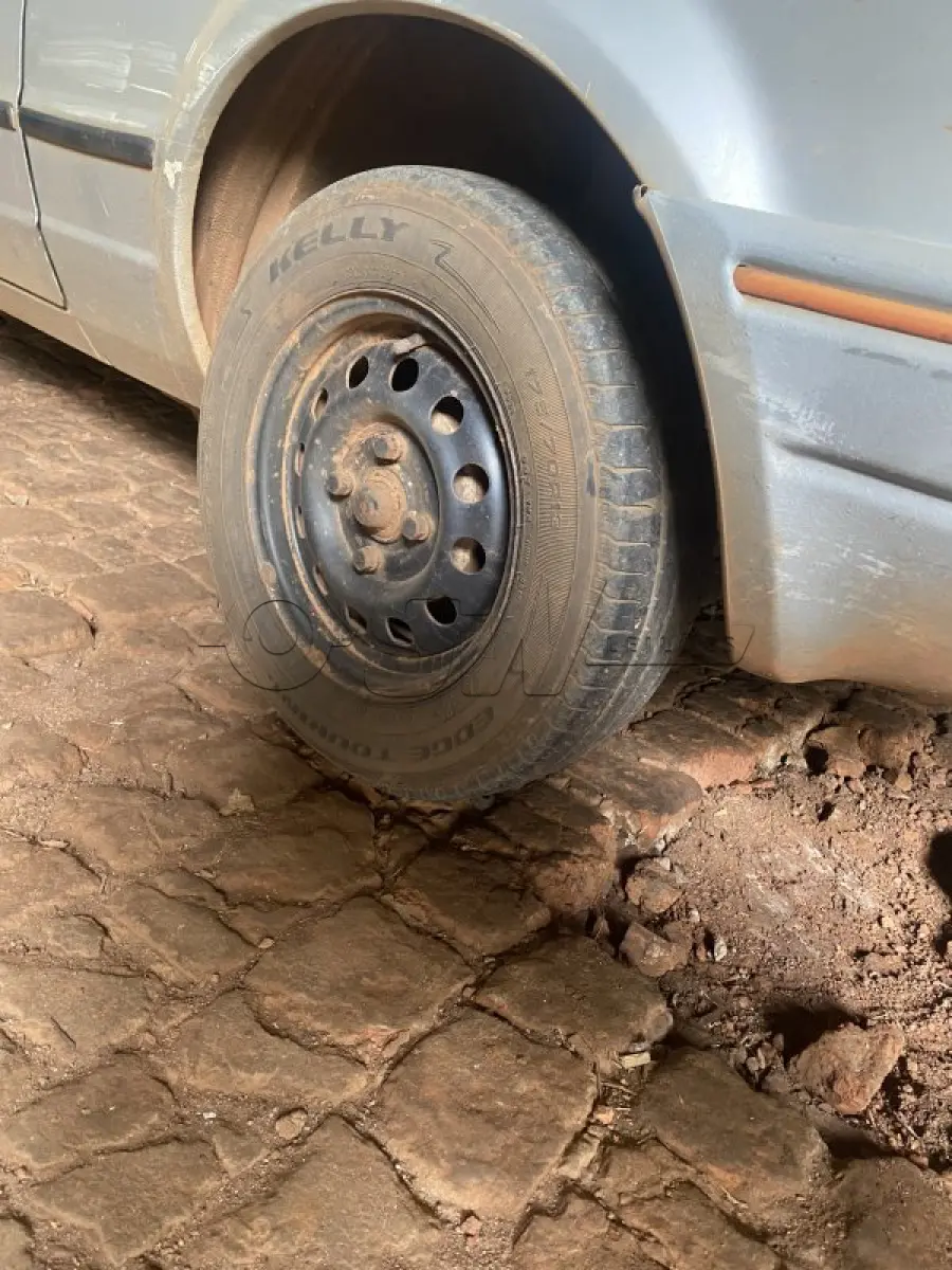 LOTE 001 - FORD ESCORT L 1.6, COR PRATA, ANO DE FABRICAÇÃO 1992, ANO DO MODELO 1992, PLACAS IAU7274, RENAVAM 564249661, CHASSI 9BFZZZ54ZNB247973