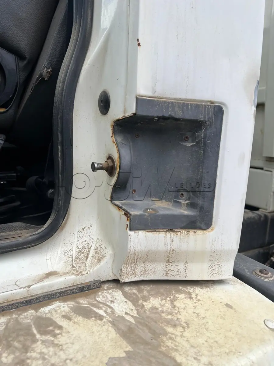 LOTE 016 - Caminhão FORD/CARGO 2422 E, Placa IOP8339, ano/mod. 2008, cor branca