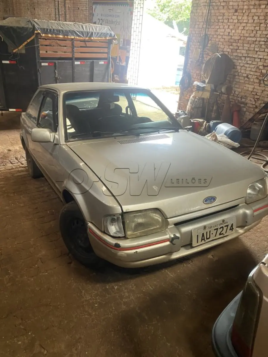 LOTE 001 - FORD ESCORT L 1.6, COR PRATA, ANO DE FABRICAÇÃO 1992, ANO DO MODELO 1992, PLACAS IAU7274, RENAVAM 564249661, CHASSI 9BFZZZ54ZNB247973