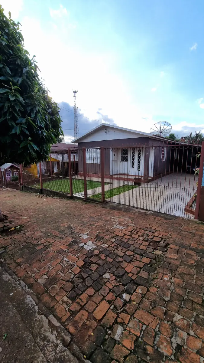 LOTE 001 - Edificação residencial em alvenaria
