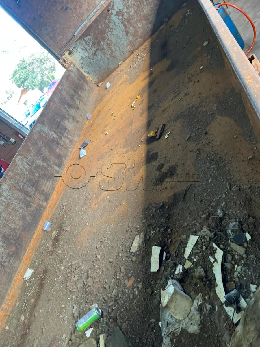 LOTE 001 - Caminhão FORD/F14000 HD; Placa IJB4975, ANO/MOD: 1998