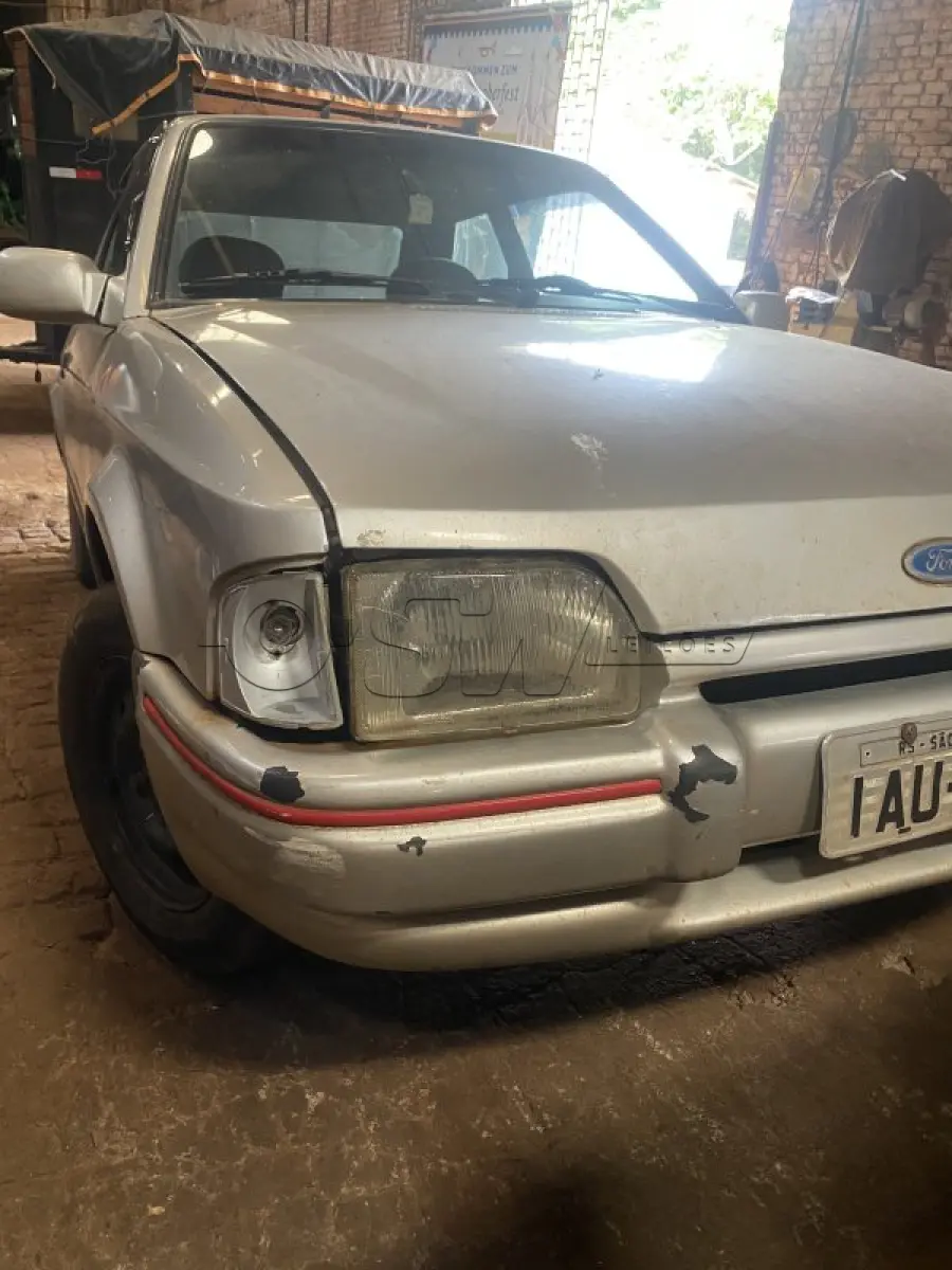LOTE 001 - FORD ESCORT L 1.6, COR PRATA, ANO DE FABRICAÇÃO 1992, ANO DO MODELO 1992, PLACAS IAU7274, RENAVAM 564249661, CHASSI 9BFZZZ54ZNB247973
