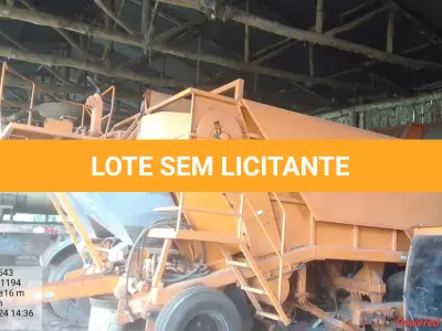 LOTE 004 - Plantadora de cana de açúcar picada.