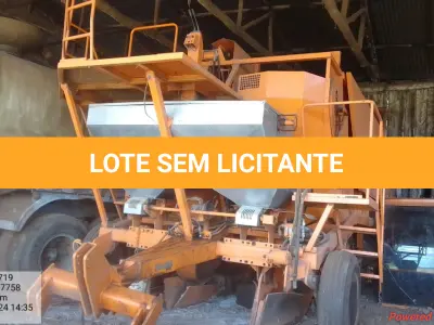 LOTE 004 - Plantadora de cana de açúcar picada.