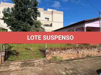LOTE 001 - Casa de madeira  e lote urbano no município de Guarani das Missões