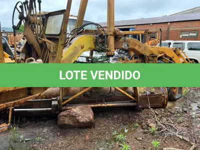 LOTE 005 - Motoniveladora Huber Warco 165M.