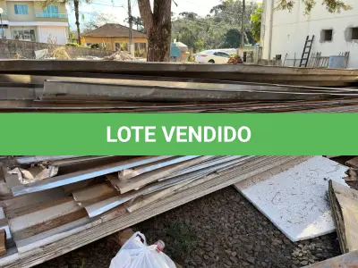 LOTE 005 - Folhas de telha de Aluzinco