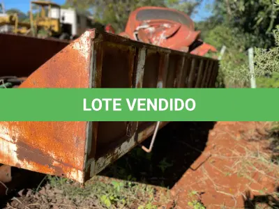 LOTE 008 - CAÇAMBA BASCULANTE