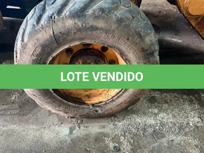 LOTE 005 - Retroescavadeira marca CASE 580, série 3