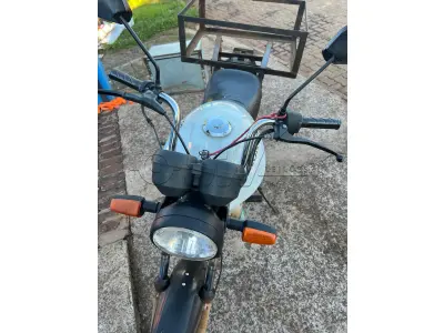 LOTE 001 - Uma motocicleta HONDA CG 125 CARGO KS Placa: IWP7129