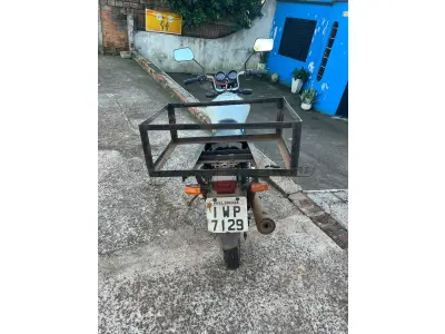 LOTE 001 - Uma motocicleta HONDA CG 125 CARGO KS Placa: IWP7129