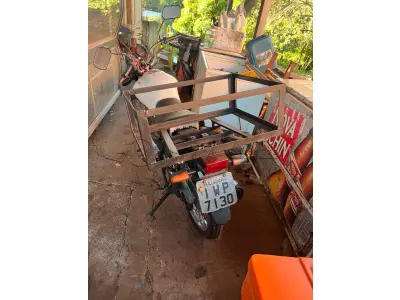 LOTE 002 - Uma motocicleta HONDA CG 125 CARGO KS Placa: IWP7130