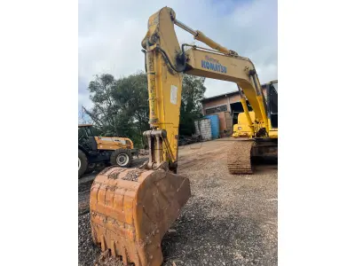 LOTE 010 - Escavadeira Hidráulica, marca Komatsu, modelo PC 160 LC-7B