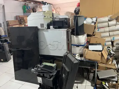 LOTE 011 - sucatas de eletrônicos