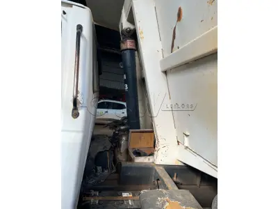 LOTE 001 - Caminhão FORD/F14000 HD; Placa IJB4975, ANO/MOD: 1998