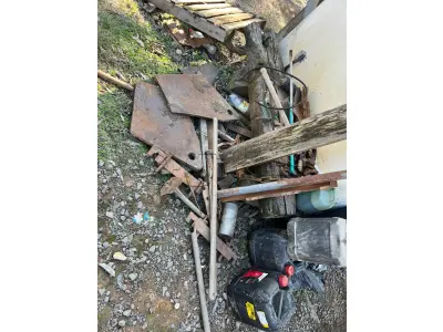 LOTE 018 - sucatas de peneiras e mandíbula para britagem