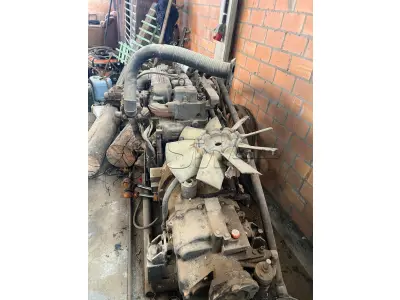 LOTE 019 - Um motor MWM 4 cilindros com bomba hidráulica