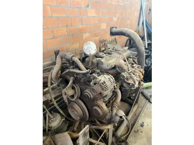 LOTE 019 - Um motor MWM 4 cilindros com bomba hidráulica