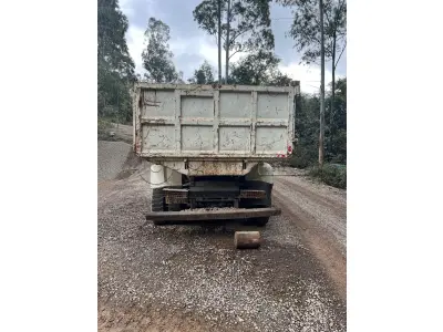 LOTE 016 - Caminhão FORD/CARGO 2422 E, Placa IOP8339, ano/mod. 2008, cor branca