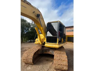 LOTE 010 - Escavadeira Hidráulica, marca Komatsu, modelo PC 160 LC-7B