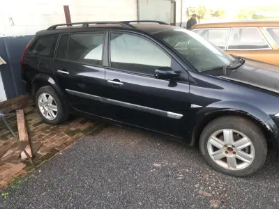 LOTE 002 - RENAULT MEGANEGT DYN 20A, de cor Preta, ano/modelo 2007/2008, combustível Gasolina, Placa IXM4A04, renavam 946683980.