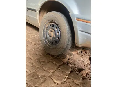 LOTE 001 - FORD ESCORT L 1.6, COR PRATA, ANO DE FABRICAÇÃO 1992, ANO DO MODELO 1992, PLACAS IAU7274, RENAVAM 564249661, CHASSI 9BFZZZ54ZNB247973