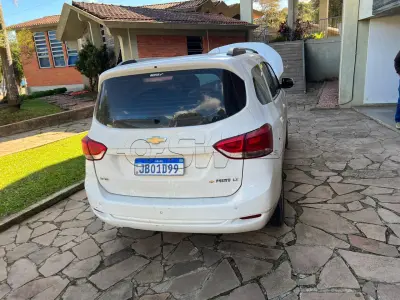 LOTE 012 - automóvel Chevrolet/Spin 1.8 AT LT7, placa JBO1D99. Cor Branca