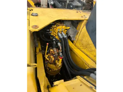 LOTE 010 - Escavadeira Hidráulica, marca Komatsu, modelo PC 160 LC-7B