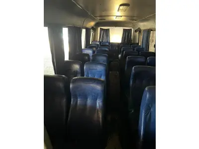 LOTE 015 - Ônibus MARCOPOLO/VOLARE V8 ON, ano/mod. 2005/2006, cor prata