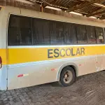 LOTE 015 - Ônibus MARCOPOLO/VOLARE V8 ON, ano/mod. 2005/2006, cor prata