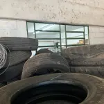 LOTE 003 - Sucata de pneus de várias bitolas, aproximadamente 50 unidades