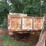 LOTE 014 - EQUIPAMENTO - CAÇAMBA BASCULANTE, capacidade 06 m3, medindo 3,80x2,40x0,70, marca KUBITZ Nº KB 058