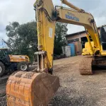 LOTE 010 - Escavadeira Hidráulica, marca Komatsu, modelo PC 160 LC-7B