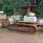 LOTE 010 - MÁQUINA RODOVIÁRIA - TRATOR ESTEIRA, marca KOMATSU modelo D41E-6,