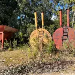 LOTE 007 - usina de asfalto frio, marca cifali, composta de um funil e esteira sem motor, três tanques metálicos para emulsão asfáltica