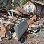 LOTE 015 - FERRO VELHO, COMPOSTO POR DIVERSOS TIPOS DE FERRO E LATAS