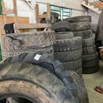 LOTE 003 - Sucata de pneus de várias bitolas, aproximadamente 50 unidades
