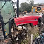 LOTE 009 - Trator FARMALL 80 tracionado, marca Case, gabinado
