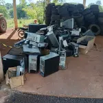 LOTE 027 - CARCAÇAS E EQUIPAMENTOS DE INFORMÁTICA (monitores, CPUs, estabilizadores entre outros.