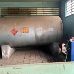 LOTE 017 - Tanque de Combustível com bomba de aferição