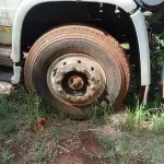 LOTE 022 - CAMINHÃO CAÇAMBA, placas  JZO8227, RENAVAM 00785152881,