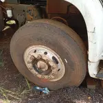LOTE 022 - CAMINHÃO CAÇAMBA, placas  JZO8227, RENAVAM 00785152881,