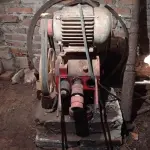 LOTE 020 - BOMBA PARA LAVAGEM DE VEÍCULOS, com motor de 3 CV, marca EBERLE, nº 0203 sem uso, está estragada.