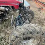 LOTE 009 - Trator FARMALL 80 tracionado, marca Case, gabinado